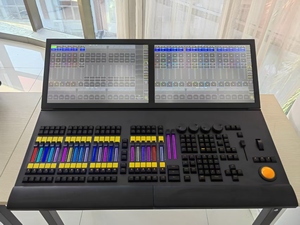 Console DMX professionnelle pour éclairage de scène <span class=keywords><strong>Grand</strong></span> Ma 120G SSD/ CORE I7 CPU 8G RAM <span class=keywords><strong>Grand</strong></span> <span class=keywords><strong>MA2</strong></span> avec rétroéclairage RVB Dmx512 - Product Image 2