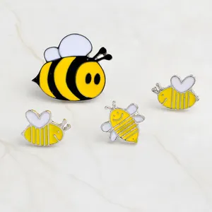 Produceert Custom Anime Mooie Diamond Emaille Bee Revers Pin Badge Metalen Broche Leuke Cartoon Bee Emaille Pins
