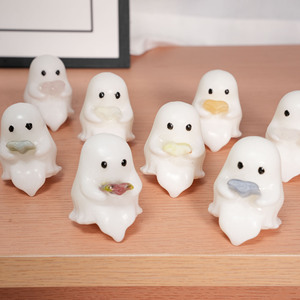 Ornement fantôme mignon <span class=keywords><strong>de</strong></span> 2 pouces, petit ornement fantôme, figurine fantôme en jade blanc pour <span class=keywords><strong>la</strong></span> décoration d'Halloween - Product Image 1