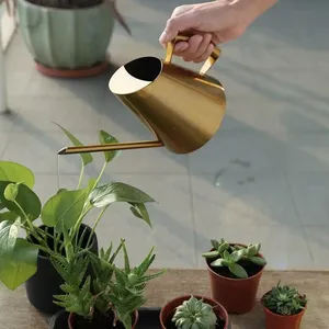 Arrosoir de jardinage européen en acier galvanisé 1,5 L, finition poudrée écologique, motif flèche dorée, couleur or cuivre, pour usage domestique - Product Image 2