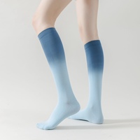 Chaussettes de compression montantes en nylon à séchage rapide, personnalisées, tie-dye, pour le cyclisme, avec élastique de maintien de la voûte plantaire et de la cheville, pour femmes