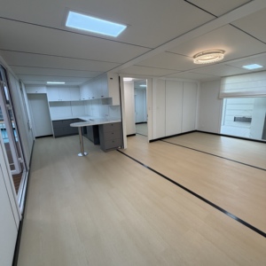 Villa Container di Lusso Prefabbricata da 40 Piedi con Terrazza Panoramica, Spaziosa e Ben Ventilata, per Uso Privato, Agriturismi e Hotel - Product Image 4