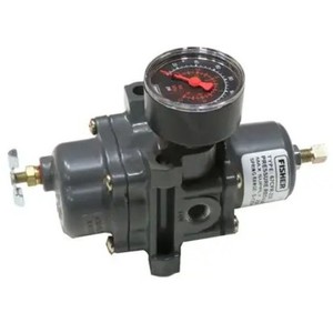 Regulador de Presión Fisher 67CFR-239 con Manómetro, Control Neumático para Tratamiento de Agua - Product Image 1