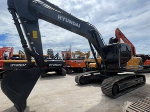 Excavatrice sur chenilles Hyundai 305LC-9T d'occasion, 31 tonnes, performance stable, système hydraulique, accessoire de pince hydraulique, certifiée CE - Product Image 3