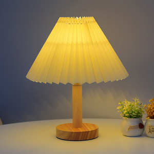 Lampada da Comodino Vintage con <span class=keywords><strong>Paralume</strong></span> Plissettato, Lampada da Tavolo in Legno Massello per Studio e Lettura, Luce Notturna USB con <span class=keywords><strong>Paralume</strong></span> in Tessuto - Product Image 5
