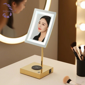 Finition bien conçue Carré doré Lumière murale moderne Chargement <span class=keywords><strong>sans</strong></span> <span class=keywords><strong>fil</strong></span> Interface USB <span class=keywords><strong>Miroir</strong></span> <span class=keywords><strong>de</strong></span> bureau à LED - Product Image 1