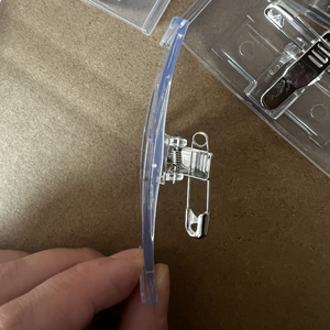 Badge transparent en plastique interchangeable avec pince crocodile pour l'affichage de nom sur papier, idéal pour les supermarchés et les lieux de travail - Product Image 6