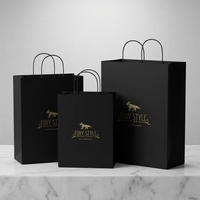 Sac en papier d'art de luxe de marque avec pelliculage mat et logo doré pour vêtements de mode haut de gamme