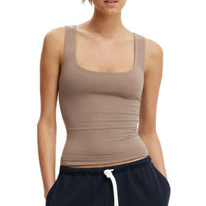 Camiseta Deportiva Racerback para Mujer con Tejido Transpirable y Paneles de Malla para Entrenamientos de Alta Intensidad (HIIT) y Running - Product Image 1