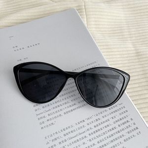 Gafas de Sol Retro de Moda con Marco de Plástico Estilo Ojo de Gato para Hombre y Mujer, Gafas de Lujo Personalizadas con Protección UV400 - Product Image 5
