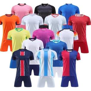 Футбольная форма на заказ с сублимационной печатью, логотипом и номером - Product Image 3