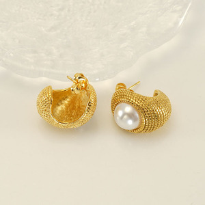 Zogxin Gold Plated Pearl Stud Earrings 18K Stainless Steel U Shaped Geometric Design For Women - Product Image 4