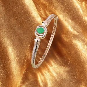 Pulsera de oro de lujo con diamantes y esmeraldas verdes, joyería fina para mujer, elegante regalo de aniversario de bodas - Product Image 1
