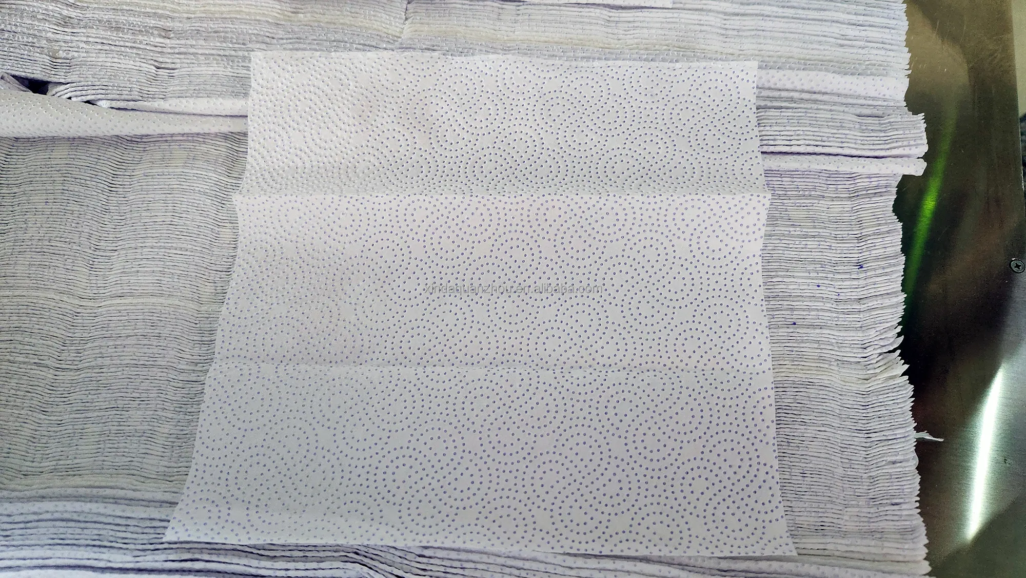चीन कारखाने अच्छा सुपलर n तह हाथ तौलिया कागज प्रसंस्करण भ्रूण मशीन