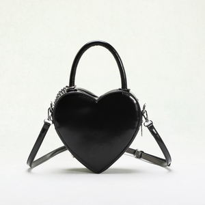 Nouveau sac à main pour femme en forme de cœur avec imprimé de cartes à jouer, design chaîne, sac bandoulière élégant - Product Image 4
