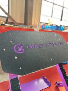 Máquina de empuje de cadera reclinada con carga de placas MPKS Fitness, equipo de gimnasio CXA-10 - Product Image 3