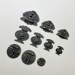 หัวเข็มขัดโลหะผสมฮงซุนแบบวินเทจสำหรับกระเป๋า กล่องไวน์ DIY เครื่องประดับตกแต่ง อุปกรณ์เสริมสำหรับใช้ในบ้าน คุณภาพสูง - Product Image 1