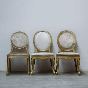 Francés antiguo Hotel banquete resina plástica evento comedor oro <span class=keywords><strong>Luis</strong></span> silla con cojín de vinilo - Product Image 1