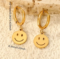 Boucles d'oreilles créoles pendantes Smiley Face avec breloques cœur et visage souriant