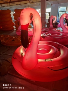 El flotador de <span class=keywords><strong>flamenco</strong></span> rosa más caliente del verano, accesorio de piscina cómodo, tubo de balsa de diversión de agua inflable para jugar - Product Image 5
