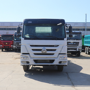 Nouveau camion malaxeur léger HOWO grand chantier de construction voiture-citerne de mélange de béton fonctionnant stable - Product Image 3