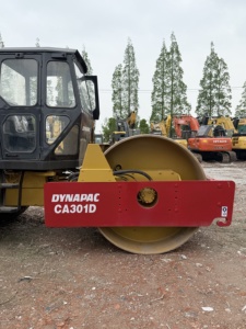 Rouleau compresseur d'occasion DYNAPAC CA301D, rouleau vibratoire monocylindre de seconde main, haute qualité, disponible à Shanghai - Product Image 5