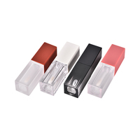 Vente en gros de tubes de brillant à lèvres carrés uniques transparents de 5ml Tubes d'huile à lèvres vides de marque personnalisée Tubes de baguette de brillant à lèvres d'emballage cosmétique