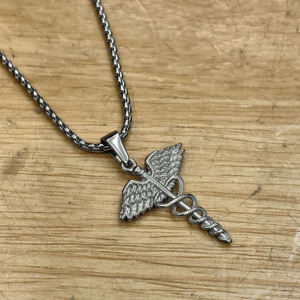 18k Plaqué Or Caducée Aile Serpents Pendentif En Acier Inoxydable Gothique Santé Dieu Grec bijoux Hommes Médecin Infirmière Cadeau - Product Image 3