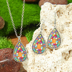 Parure Collier Goutte d'Eau et Boucles d'Oreilles en Alliage et Résine, Style Bohème Tendance pour Femme - Product Image 2
