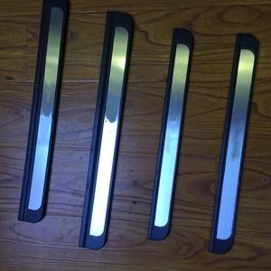 Protector de Umbral de Puerta de Coche 5D de Alta Calidad con LED para Toyota RAV4 2016-2018, Venta al Por Mayor de Fábrica KQD - Product Image 5