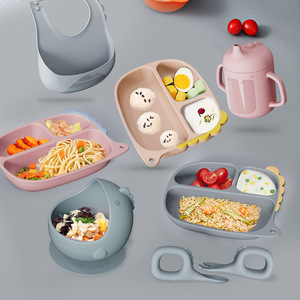 Juego de Platos, Tazones, Tenedores, Cucharas y Baberos de Silicona para Bebés, Diseño de Dinosaurios de Dibujos Animados, No Tóxicos, Libres de BPA - Product Image 2