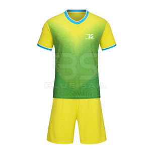 Ensembles d'uniformes de football pour hommes personnalisés de la meilleure qualité Vêtements de sport d'entraînement avec style d'équipe - Product Image 1