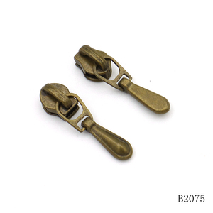 Tirette de <span class=keywords><strong>fermeture</strong></span> <span class=keywords><strong>éclair</strong></span> métallique anti-rouille personnalisée en laiton, étiquette de tirette métallique - Product Image 2