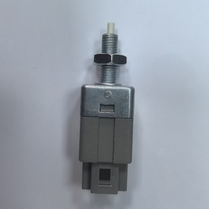 Interruptor de Luz de Freno Daewoo 96289637, Pieza de Repuesto de Aleación de Zinc - Product Image 1