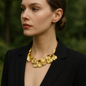 สร้อยคออะคริลิคจีบแบบไม่สม่ำเสมอแฟชั่นสไตล์ INS - Product Image 1