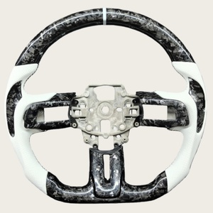 Volante de Fibra de Carbono Real Forjado Blanco de Alta Gama Personalizado para <span class=keywords><strong>Ford</strong></span> <span class=keywords><strong>Mustang</strong></span> <span class=keywords><strong>GT</strong></span> <span class=keywords><strong>Shelby</strong></span> 15-23 - Product Image 1