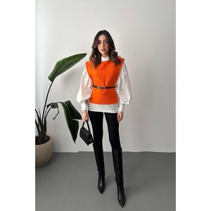 Conjunto de 2 Piezas para Mujer, Estilo Oficina, Pantalones Cortos con Cinturón Naranja y Poncho, Talla 2XL, Elegante y Profesional - Product Image 3