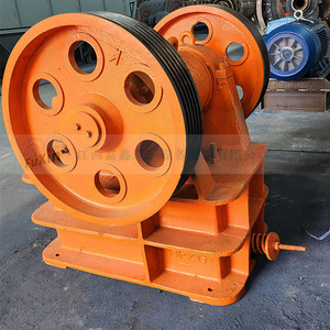 Trituradora de mandíbulas serie PE con capacidad de 15t/h para construcción de carreteras con motor de CA - Product Image 2