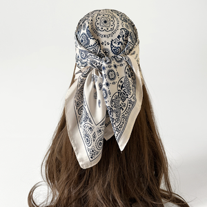 Hijab en mousseline pour femme, imprimé floral, longue écharpe légère pour usage quotidien, motif blanc et noir - Product Image 4