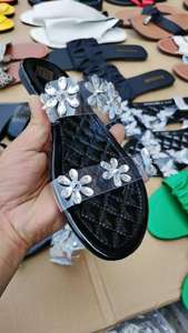 Venta Directa de Fábrica de Pantuflas Baratas para Mujer Africana Nuevas Sandalias Planas de Playa de Moda para Verano en Stock al Por Mayor - Product Image 6