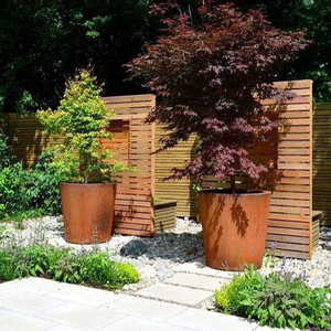 Jardinière en acier Corten de style géométrique - Pot de fleurs écologique pour l'intérieur et l'extérieur - Maison et jardin - Product Image 1