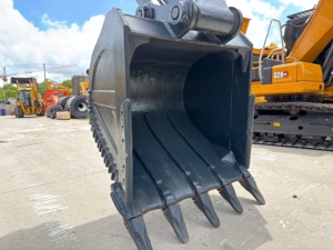Excavadora de cadenas Hyundai 330LC-9S modelo 2023 usada en buen estado con motor Cummins, caja de cambios, PLC y bomba - Product Image 6