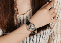 Montre automatique T-winner de l'usine de Guangzhou, bracelet en cuir, cadeau pour femme, montre mécanique squelette importée pour femme