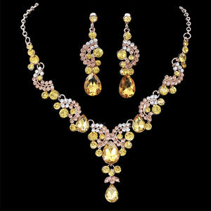 Parure de bijoux de mariée arabe chrétienne romantique et élégante, collier et boucles d'oreilles multicolores en cristal bleu champagne, deux pièces - Product Image 1