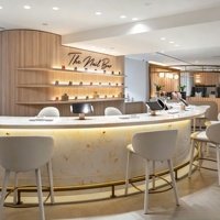 Aménagement intérieur de magasin d'optique, rénovation complète sur mesure d'un magasin de lunettes commercial, décoration moderne et minimaliste pour opticien