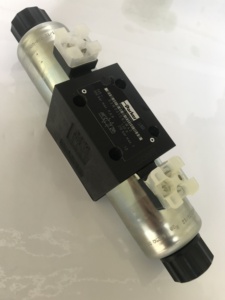 Bobine de commande directionnelle hydraulique D3W001CNJW42 - Product Image 2