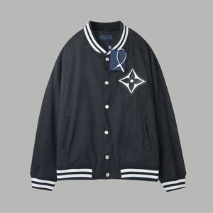 Chaqueta Varsity Louis Vuitton Negra de Gamuza con Logotipo Bordado de Monograma Gigante - Product Image 1