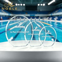 Elegante Placa de Cristal Curva Redonda para Premios de Natación, Base Arqueada Autoportante, Grabado Láser con Silueta de Nadador, Placa de Campeón de Competición