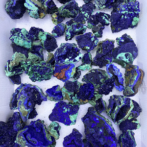 Campione di cristallo di pietra curativa grezza di Azurite blu naturale all'ingrosso grezzo per la decorazione domestica - Product Image 1