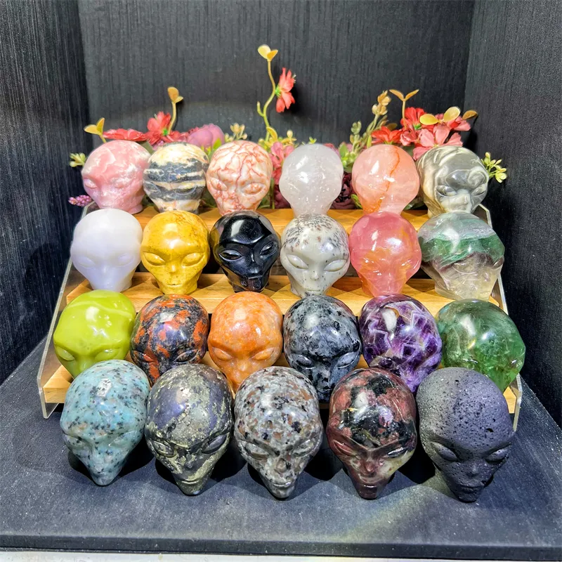 Kindfull Wholesale Beautiful 5.5CM Polished Crystal Mix Materials Alien Head for Sale